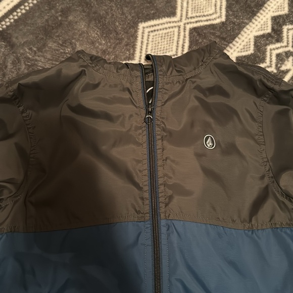 Boys Volcom Windbreaker Hooded Jacket - Picture 2 of 4